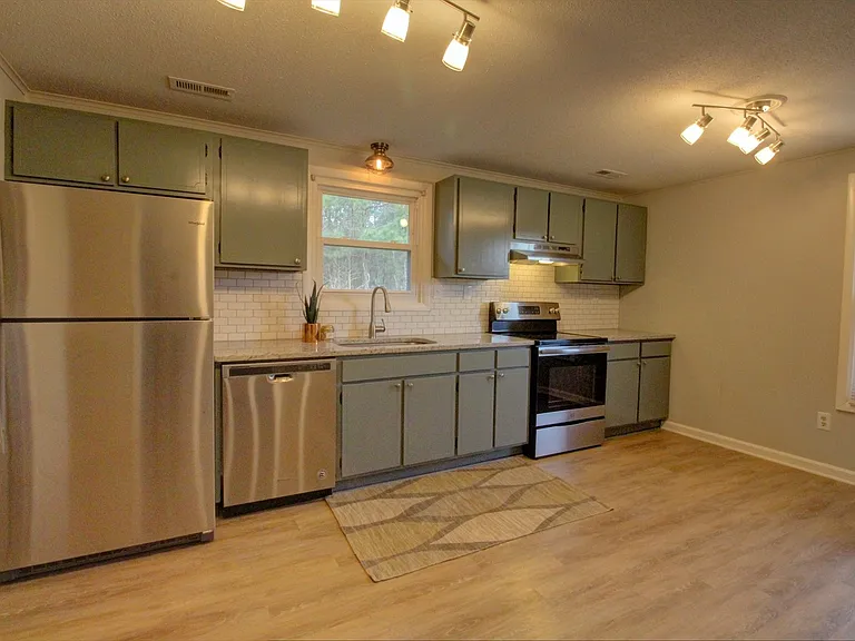 2530 Glenbrook Dr — Photo 5