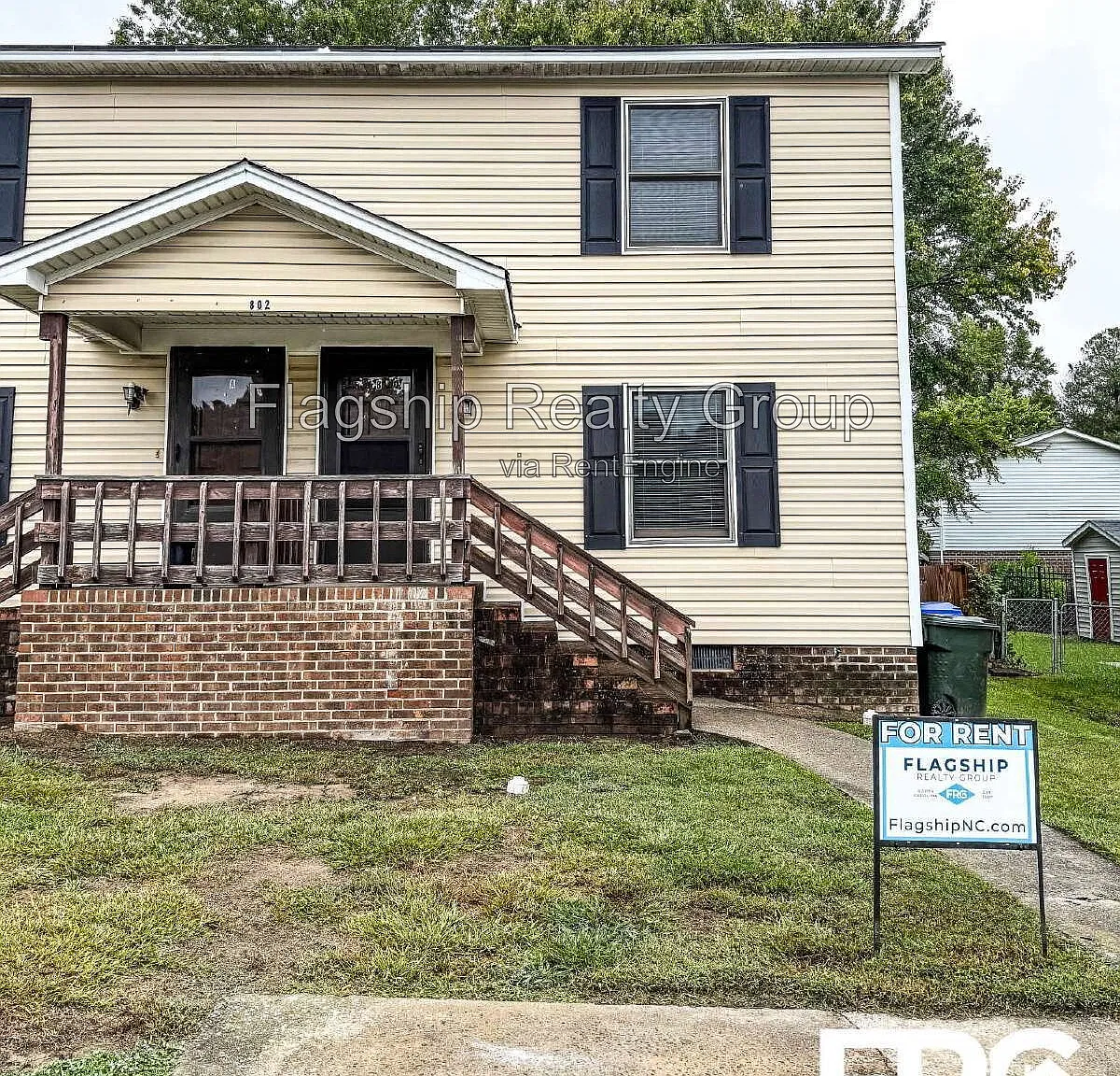 2 bed, 1.5 bath, 891 sqft, $900 — Photo 3
