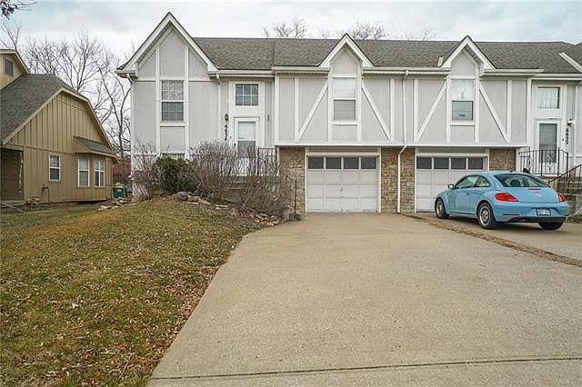 2nd image of 6632 W 151st Pl