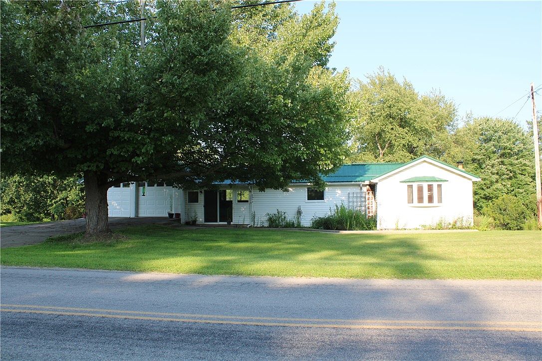 6954 Main St, Hartstown, PA 16131 Zillow