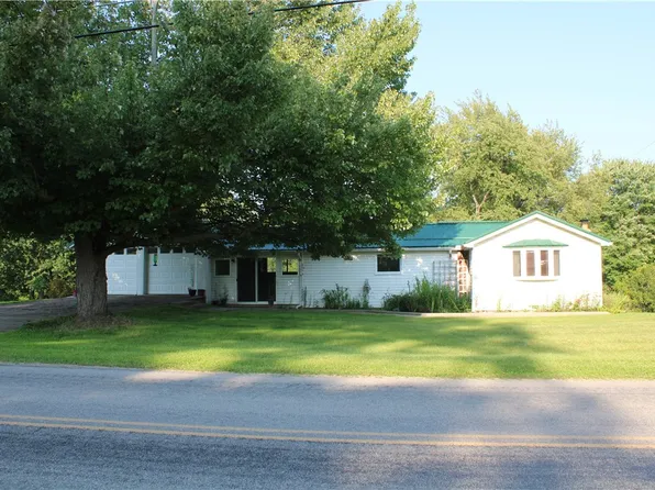 6954 Main St, Hartstown, PA 16131