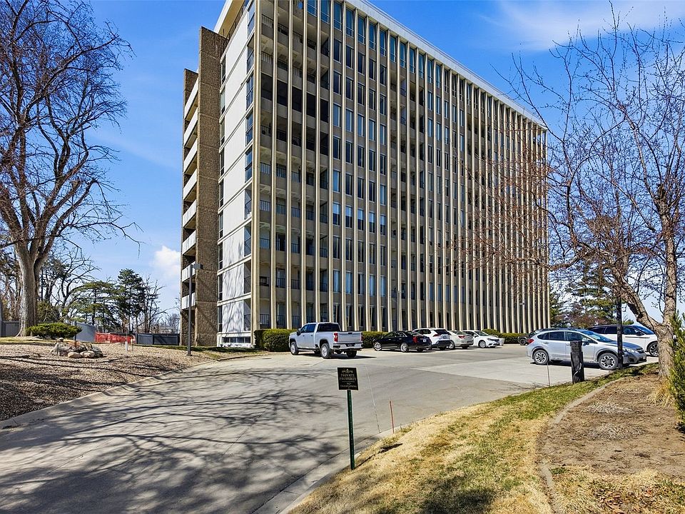 1st image of 2222 1st Ave NE APT 301