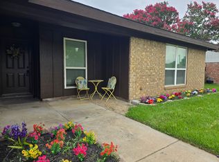 1909 Schumac Ln, Bedford, TX 76022