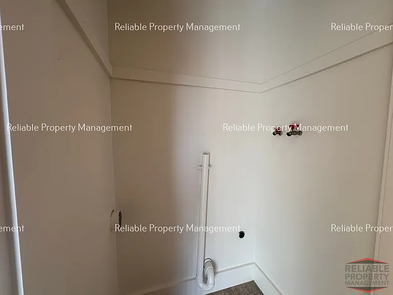 1052 Garfield St #1052 — Photo 7