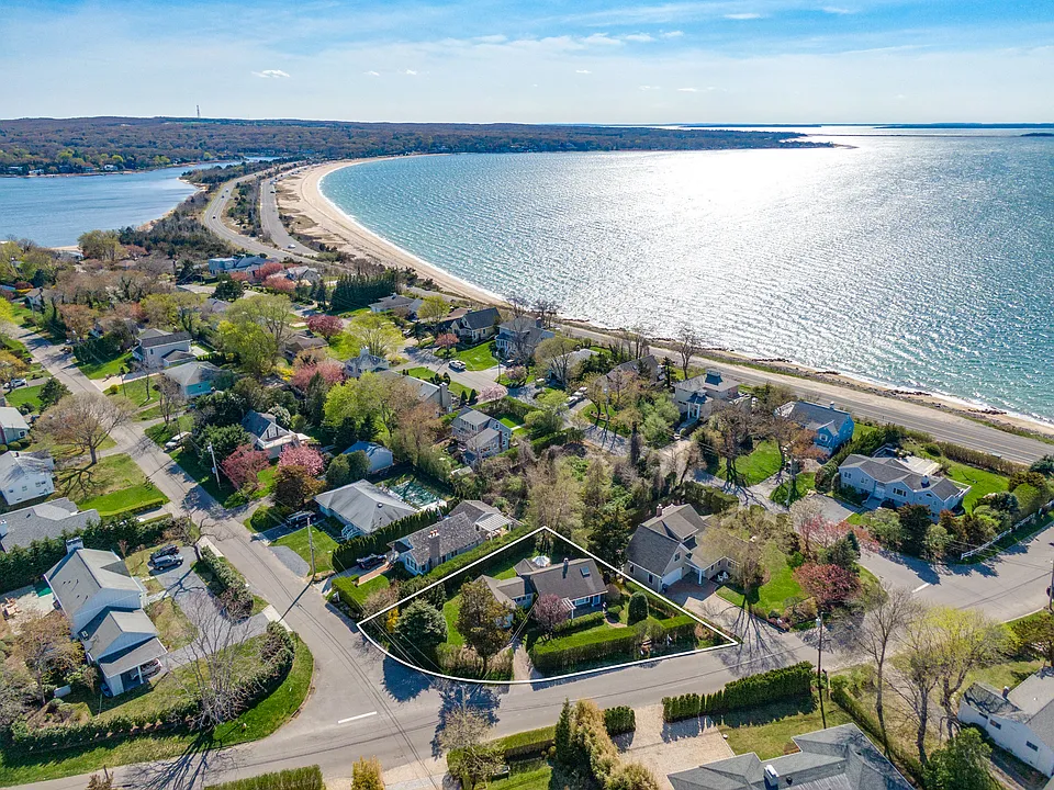 16 Harbor Dr