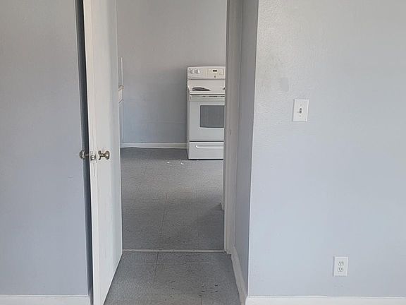 2nd image of 125 Niagara Ave #C