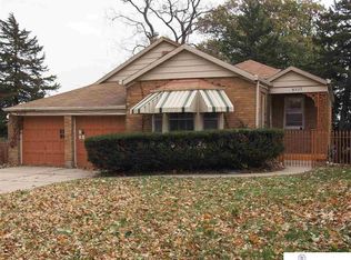 6523 N 32nd St, Omaha, NE 68112