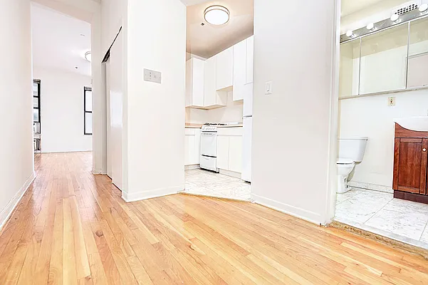 Rented by Urbane Brokerage | media 6