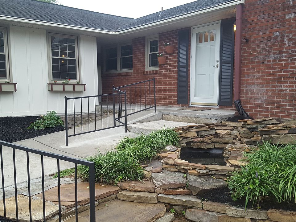 1st image of 643 Peachtree Ln