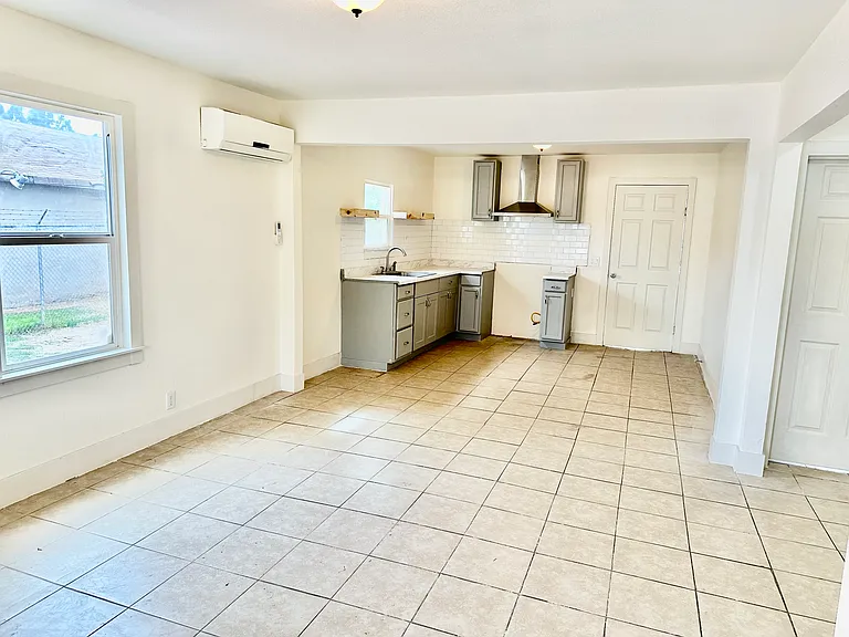 426 Vineyard Ave — Photo 6