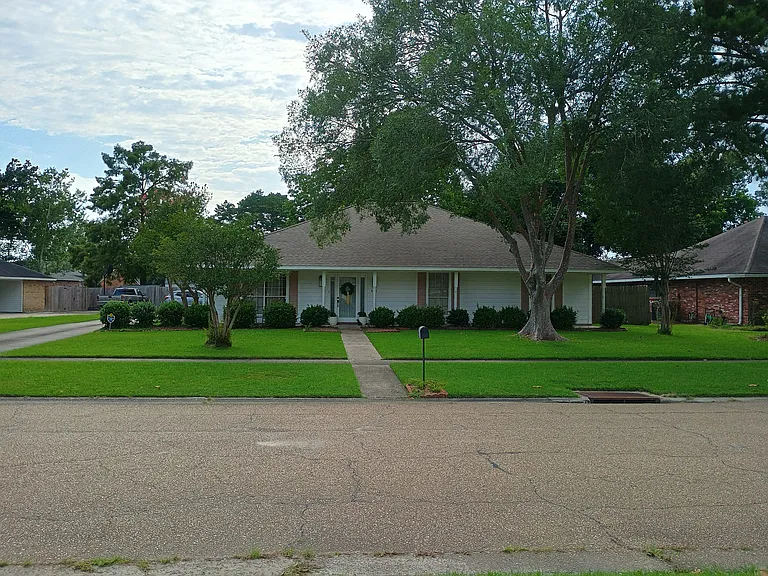 8012 Wimbledon Ave — Photo 8