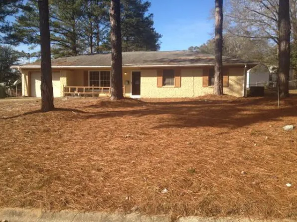 158 Spruce Ln, Ozark, AL 36360