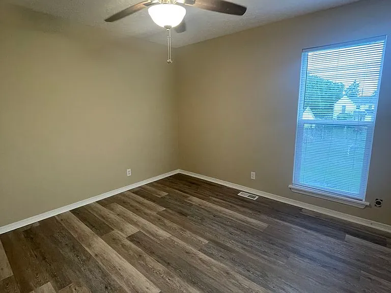531 Amquiwood Ct — Photo 10