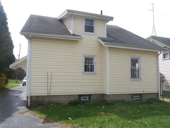3rd image of 438 Ferndale Ave