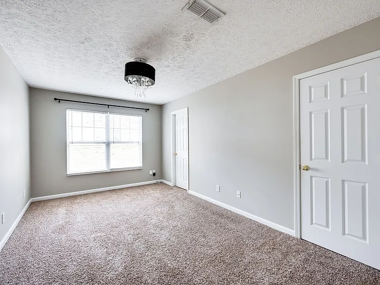 209 Shadow Glen Dr — Photo 19