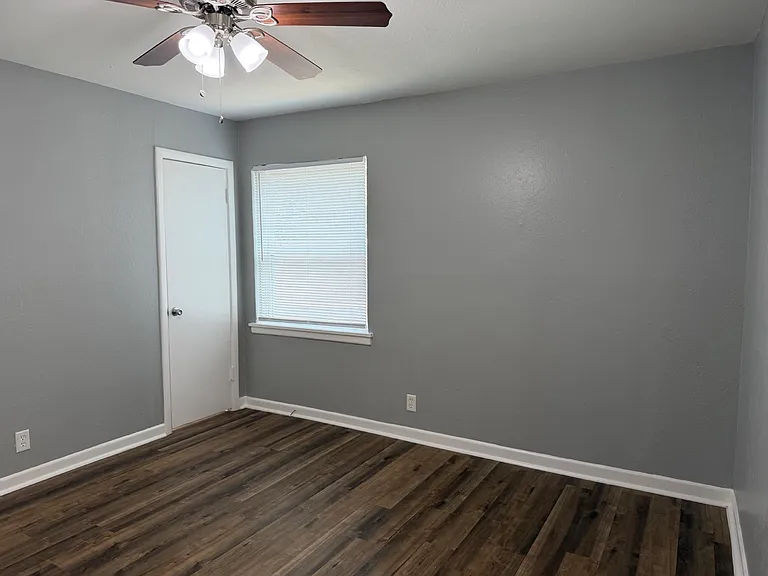 2500 Normont Cir — Photo 11