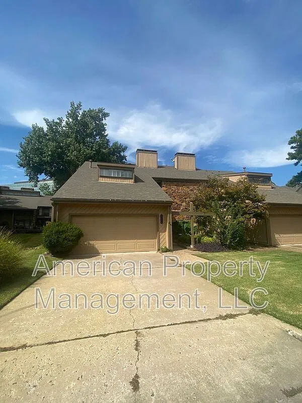 2 bed, 2.5 bath, 2310 sqft, $2,000 — Photo 1