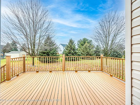 4th image of 992 Pennine Ridge Way