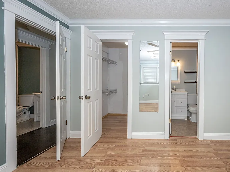 20608 Scarborough Rd — Photo 37