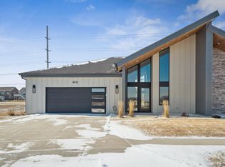 4010 Keagles Xing, Cedar Falls, IA 50613