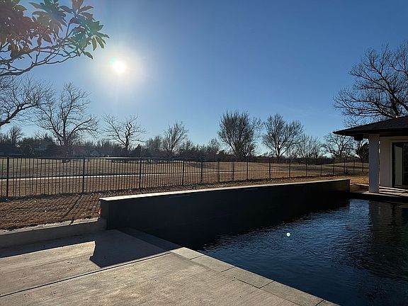 3rd image of 3008 Quail Creek Rd