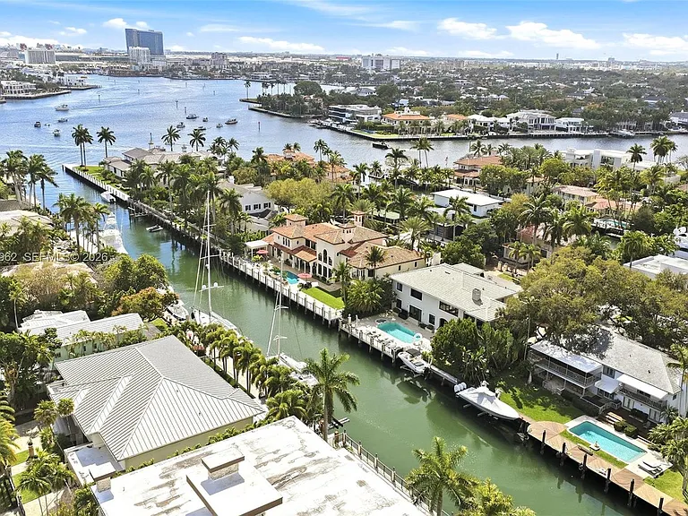 628 Coral Way — Photo 4