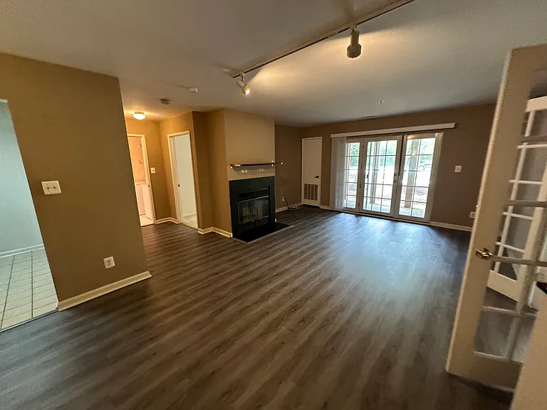 4906 Columbia Rd #2 — Photo 31
