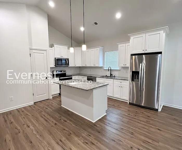 517 N Linwood Ave — Photo 5