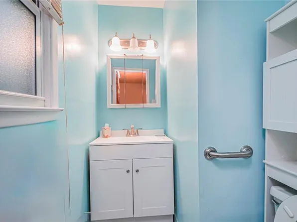 38 Bleeker Place image 13 of 35