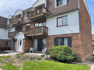 (Undisclosed Address), Glenview, IL 60025