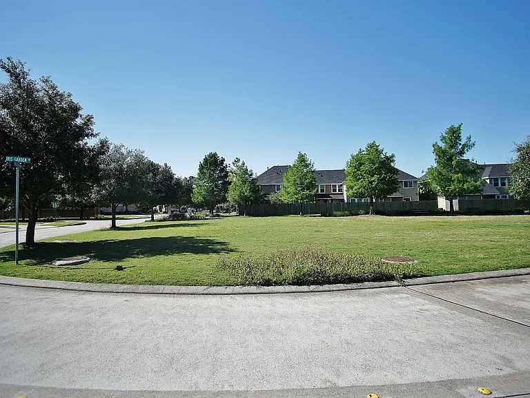 13051 Iris Garden Ln — Photo 14