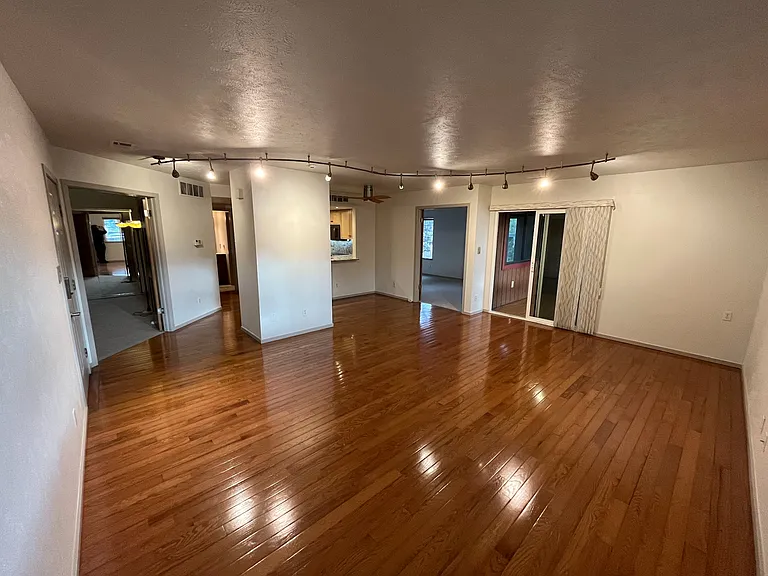 1303 Alpine Ave #15A — Photo 3