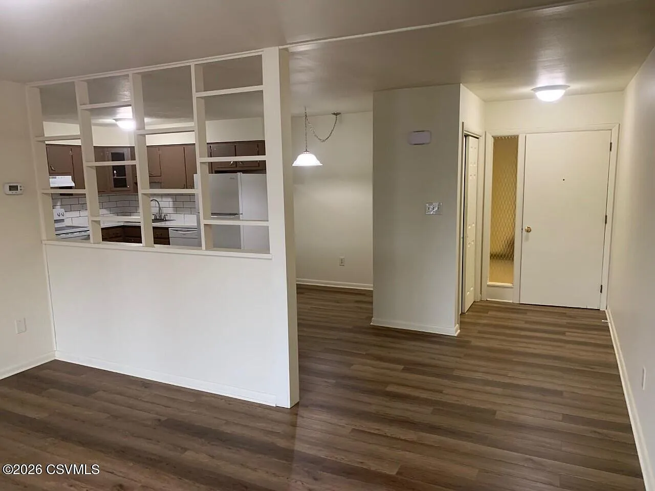 2 bed, 700 sqft, $1,050 — Photo 3