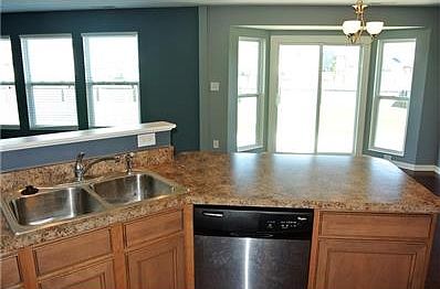 5th image of 5626 W Woodstock Trl