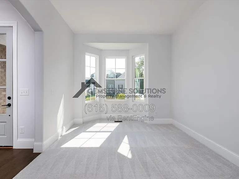 631 Silva Ln — Photo 16