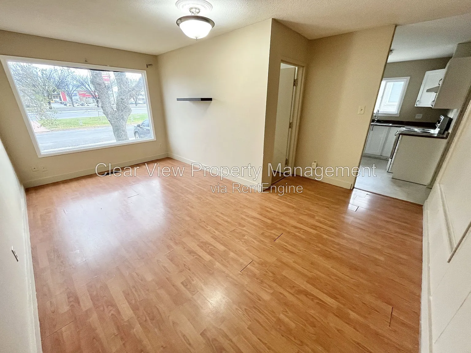 4 bed, 2.0 bath, 1400 sqft, $1,899 — Photo 2