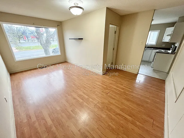 2210 Mayor Magrath Dr S — Photo 2