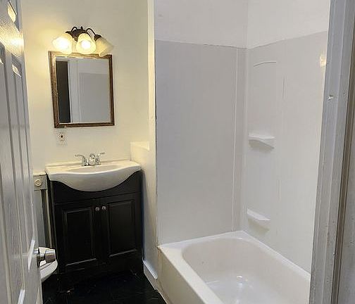 4th image of 521 N Longwood St