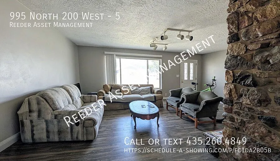 Room 5 in Logan Shared Open Space — Photo 3