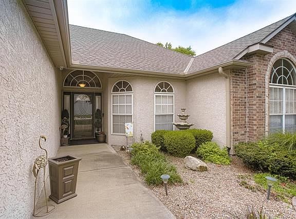 2nd image of 1361 SE Dalton Dr