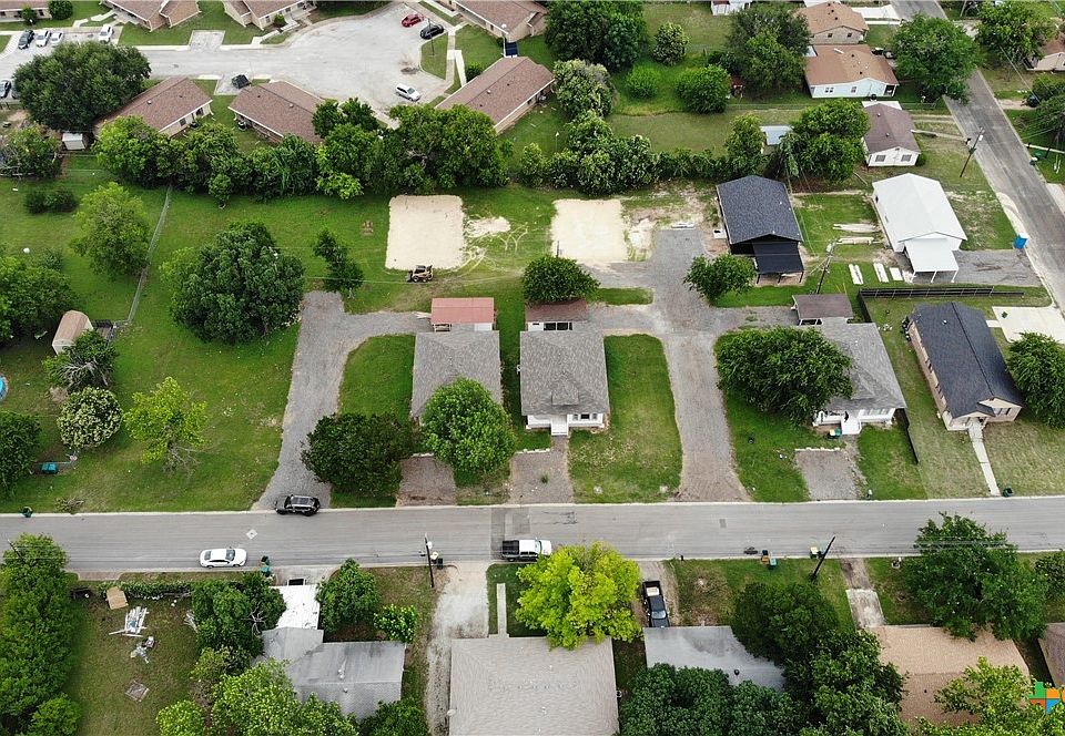 2nd image of 484 E Avenue R