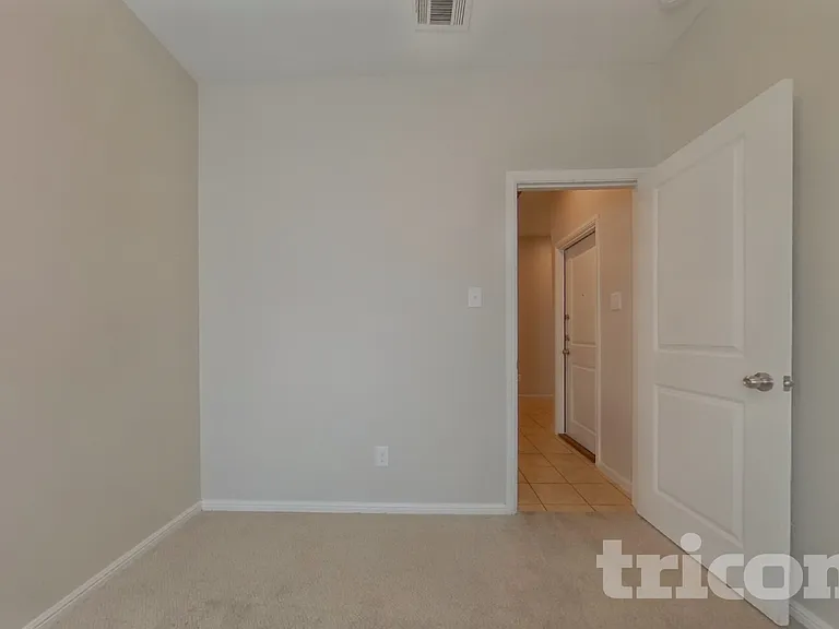 324 Foxhunter St — Photo 12