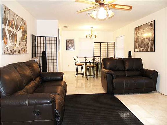 2nd image of 1372 SW 28th St