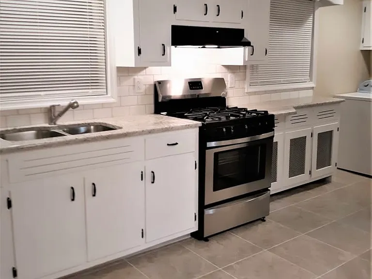 116 N Main St #116B — Photo 2