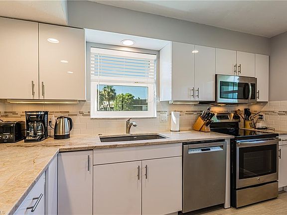 2nd image of 860 Panama Ct Unit 219