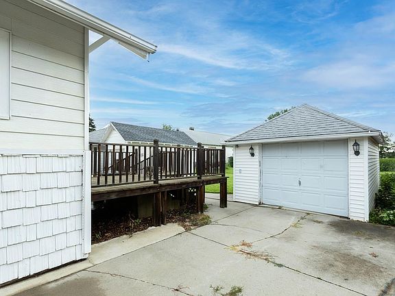 5th image of 210 N 8th St