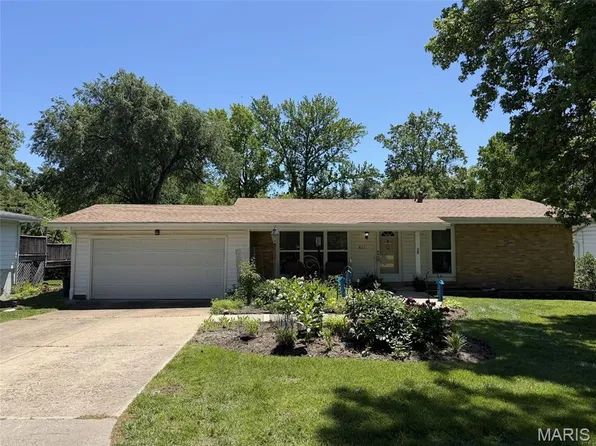 812 Brookvale Ter, Ballwin, MO 63021
