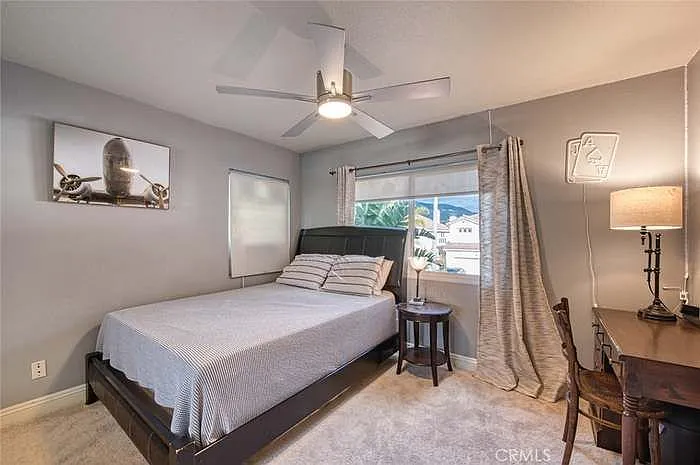 3 bed, 3.0 bath, 2284 sqft, $4,000 — Photo 3
