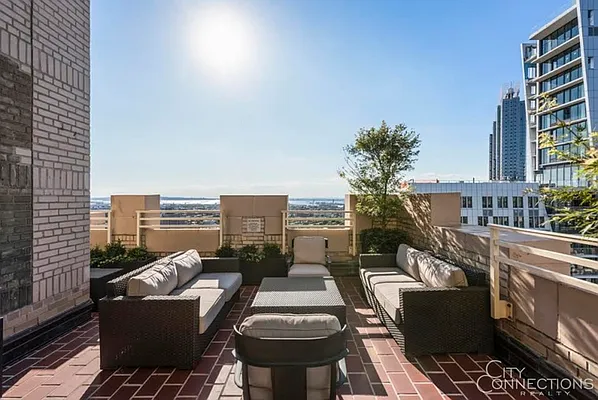 Rented by City Connections Realty | media 24