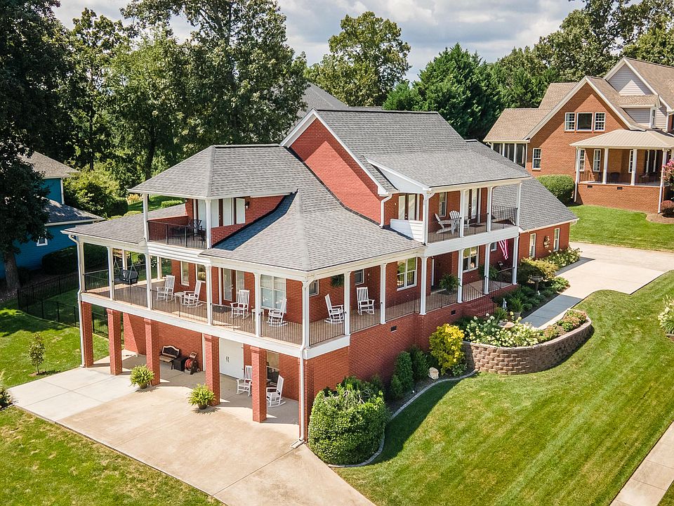 1st image of 2566 Heron Cove Ln